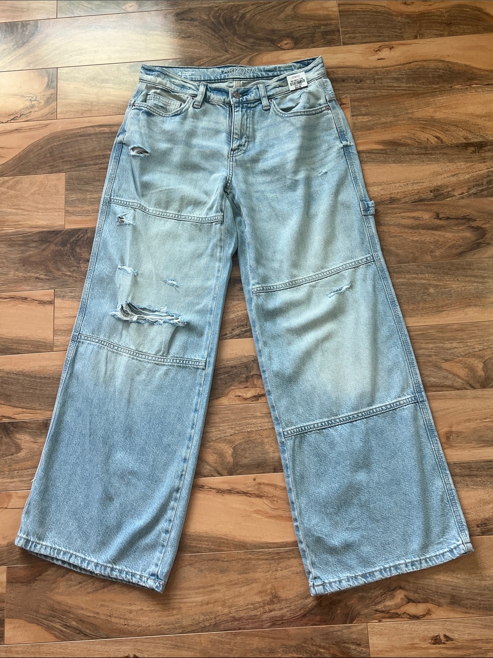 Low Rise Baggy Distressed Cargo Wide Leg Jeans NWT Size 4 Arizona Jean Co